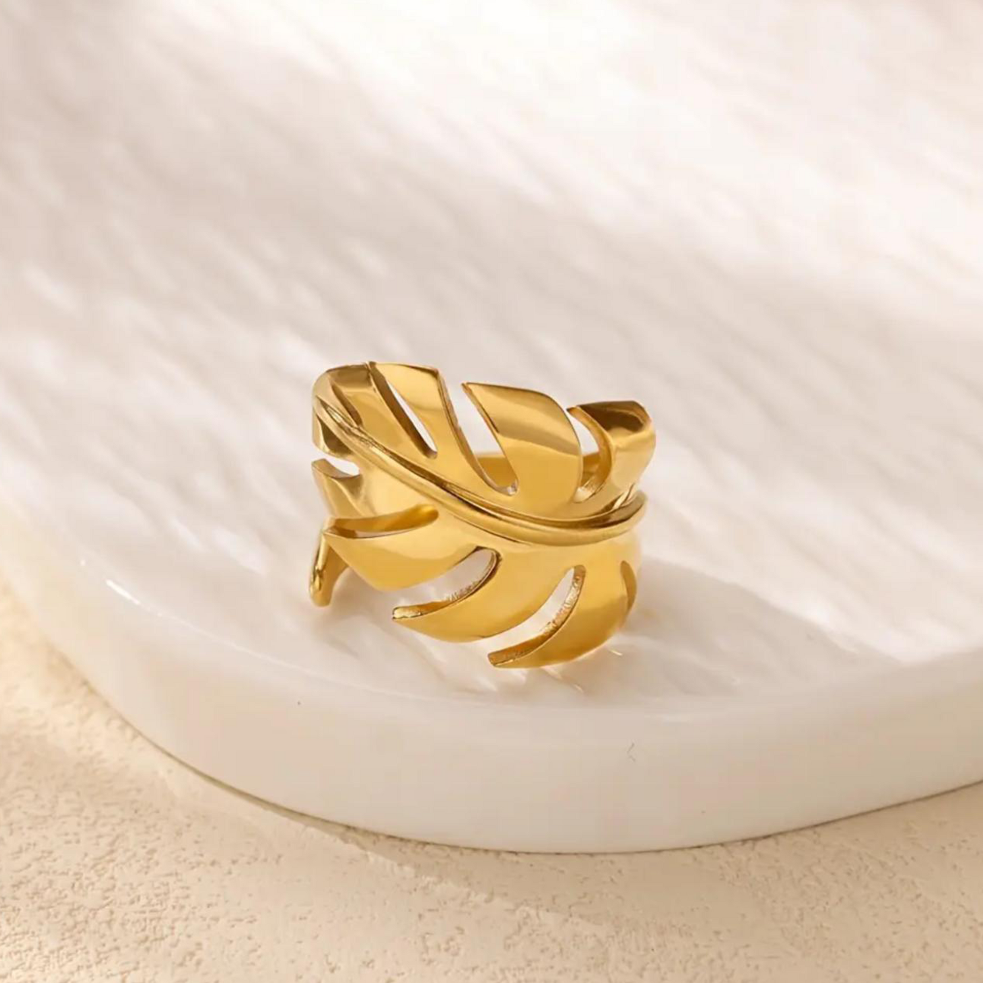 Montera Leaf Ring