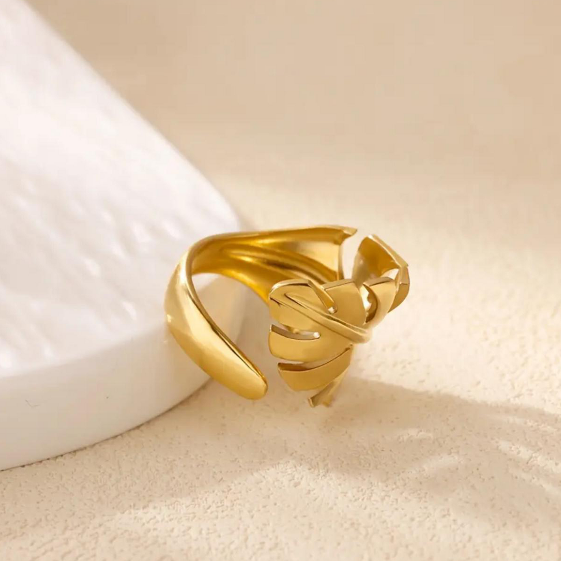 Montera Leaf Ring