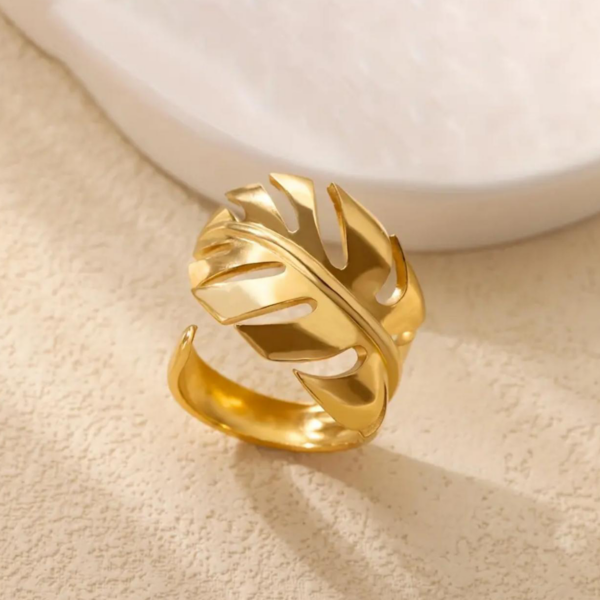 Montera Leaf Ring