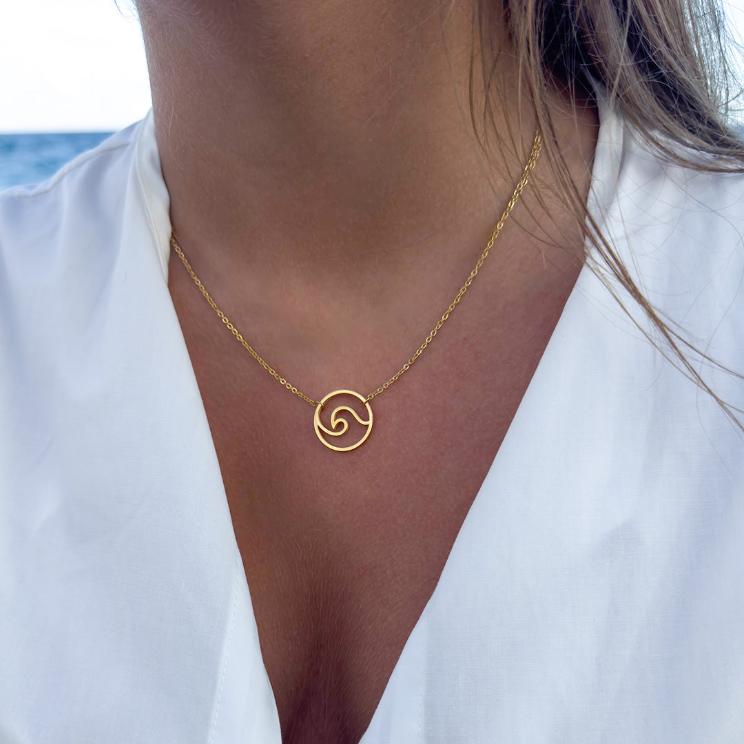 Tarifa Circle Wave Necklace