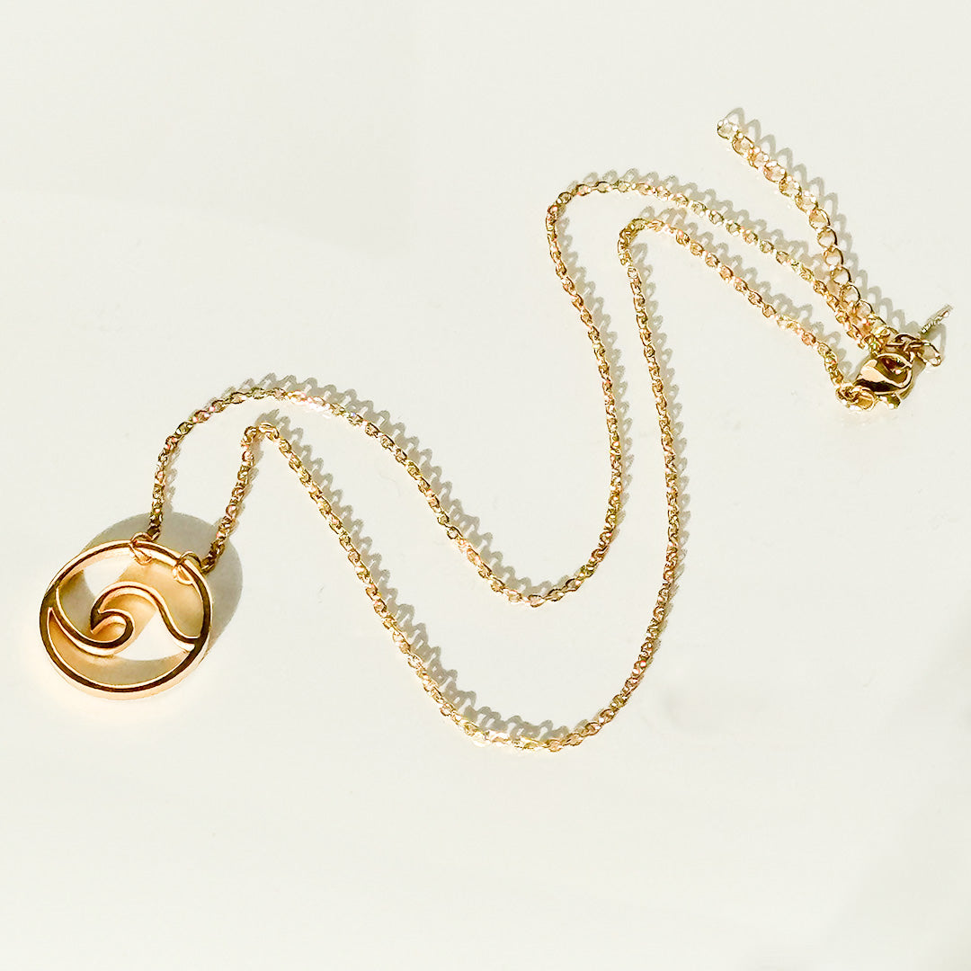 Tarifa Circle Wave Necklace